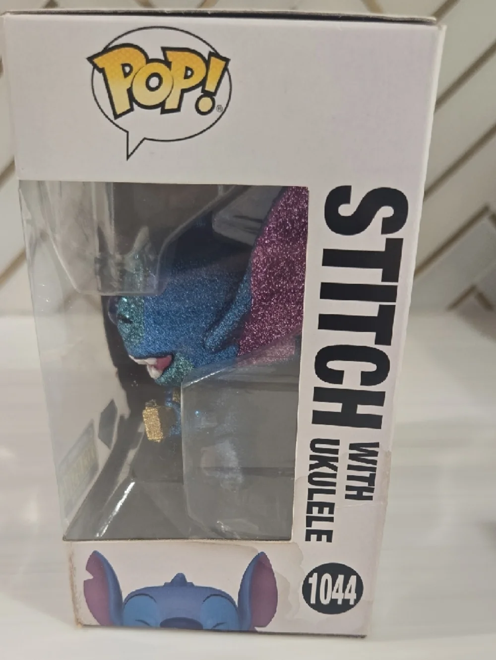 Funko Diamond Collection Glitter Blue & Gold Stitch with Ukulele - Picture 2 of 5